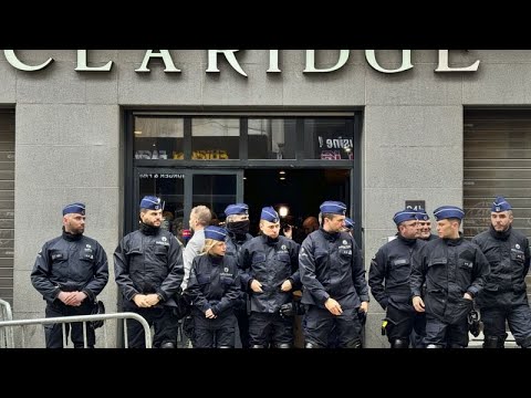Βρυξέλλες: Χάος και αντιδράσεις μετά την επέμβαση της αστυνομίας σε συνέδριο ακροδεξιών πολιτικών