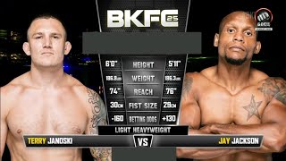 Джей Джексон выигрывает бой с Терри Джаноски на последнем раунде. Bare Knuckle FC