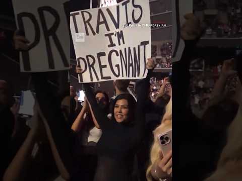 Kourtney Kardashian announces she's pregnant