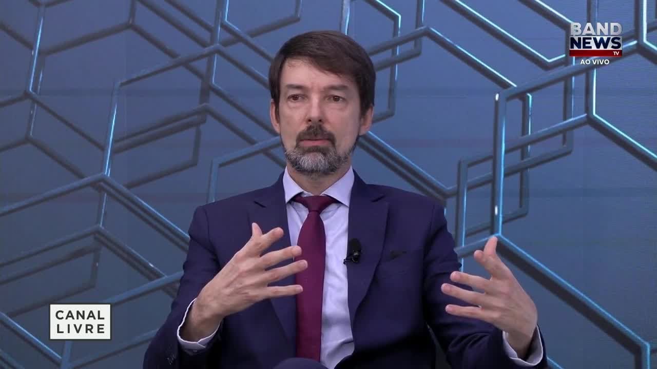 Brasil vive situação de divórcio, diz Schuler