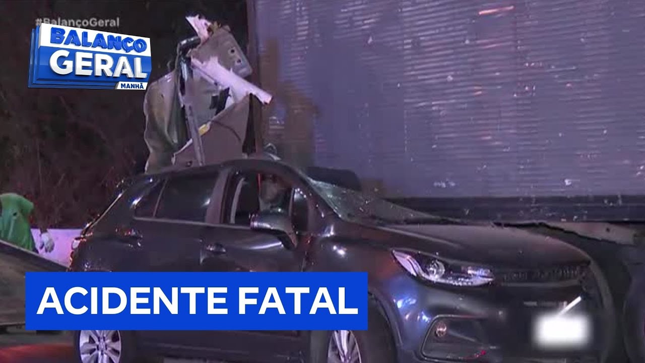 Delegado morre após perder controle de carro e bater em caminhão estacionado em São Paulo