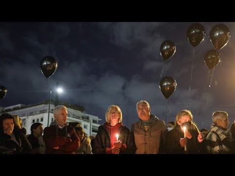 Μαζικές πορείες διαμαρτυρίας για την τραγωδία στα Τέμπη - Επεισόδια σε Αθήνα και Θεσσαλονίκη