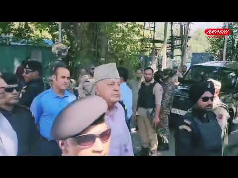 AAP MP Sanjay Singh climbs gate to meet Farooq Abdullah; claims 'house arrest'