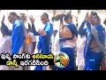 Anchor Anasuya dances to Pushpa song, video goes viral