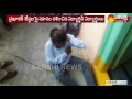 Girl students thrash warden for his misbehaviour in Siddipet