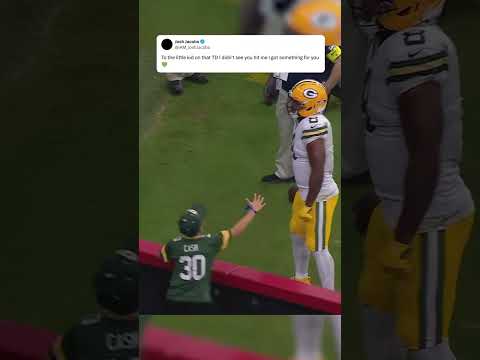 Josh Jacobs CARES for his fans ❤️ #joshjacobs #Packers #NFL #football #touchdown