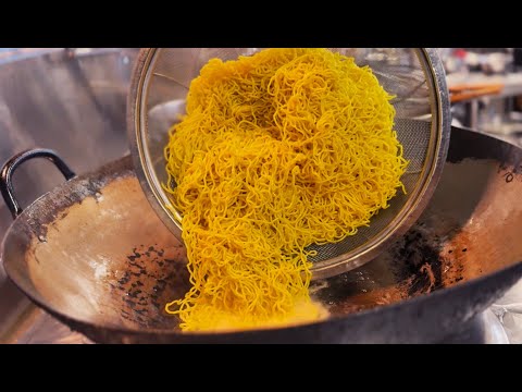 にらジョウユ焼きそばの山。 Mount Nira: The Soy Sauce Summit