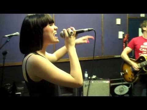 JESSIE J WHOSE LAUGHING NOW REHEARSAL