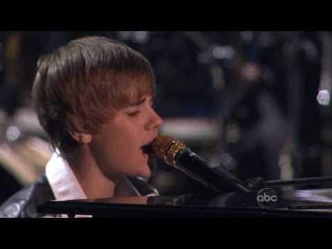 Pray [HD] - Justin Bieber Performing Live @ the AMAs [1080p]