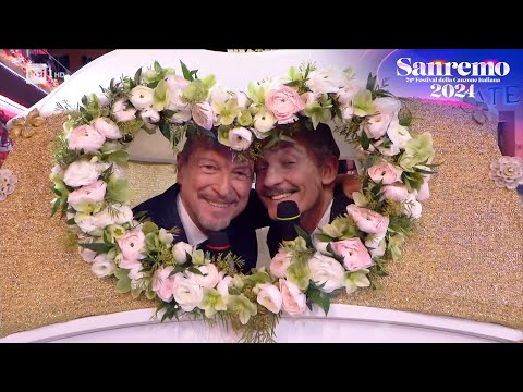 Sanremo 2024 - Amadeus e Fiorello salutano l'Ariston