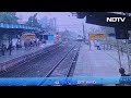 Video: Railway Guard Risks Life To Save Elderly Man Who Fell Before Train  - 00:36 min - News - Video