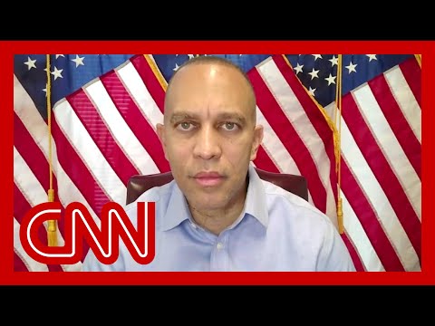 'Trump should fire him': Jeffries reacts to Hegseth pausing Ukraine weapons