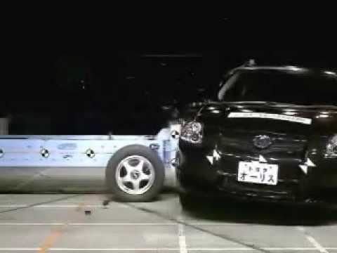 Видео катастрофа Тест Toyota Auris 5 врати 2006 - 2010