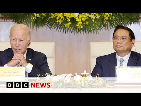 US signs historic deal with Vietnam - BBC News