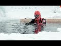 Ice diver reclaims world record | REUTERS  - 00:56 min - News - Video