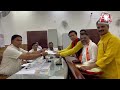 AAJTAK 2 | नॉमिनेशन के लिए दौड़ पड़े BJP उम्मीदवार SHASHANK MANI TRIPATHI, देखें वीडियो ! | AT2  - 01:15 min - News - Video
