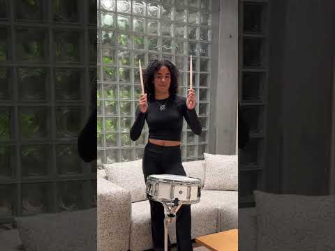 Iga Swiatek and Ditaji Kambundji go head-to-head on the drums🥁  #igaswiatek #ditajikambundji #tennis