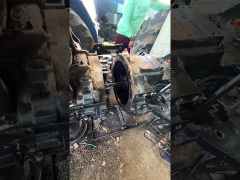 New Holland clutch #rktractors #farming #farmequipmentrepair #machine #hppower #tractorrepair #facts