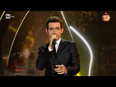 Valerio Scanu "Michael Bublé" - canta "Jingle bell rock" - Natale e Quale 17/12/2023