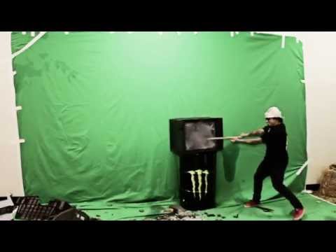 How to smash a tv like Andreu Lacondeguy - Masters of Dirt