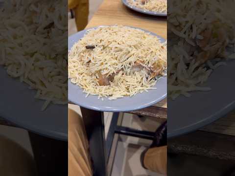 Chicken Yakhni Pulao #food #lahorefood #shorts #yakhnipulao #foodie #streetfood #viralshorts