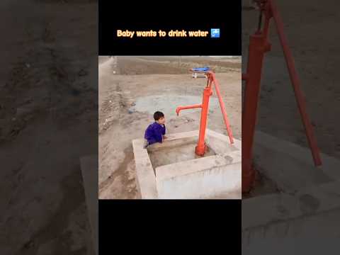 Baby wants to drink water 🚰 near the road.