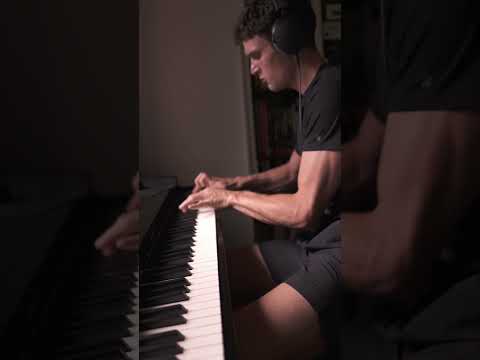 Always warm up before practise session!  #pianotips#classicalmusic #music #piano