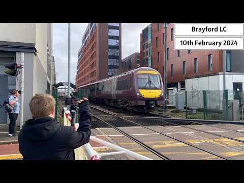 Brayford Level Crossing (10/02/2024) ft:@JSlevelcrossingandtrains