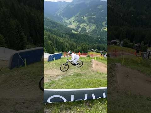 Super Bruni 🤩 #downhillmtb #downhill #mtb #fullsend