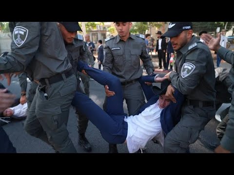 Israeli ultra-Orthodox Jews protest army enlistment | AFP