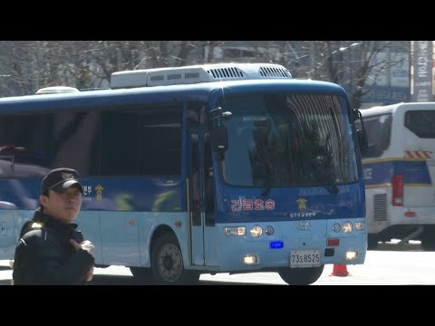 S. Korea: Convoy arrives at court as judges weigh death sentence for Yoon | AFP