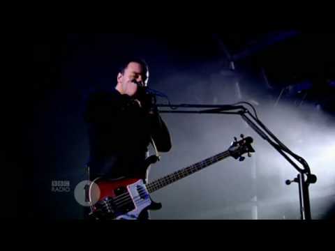 Muse: Man with the Harmonica & Knights of Cydonia Teignmouth 2009