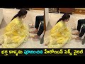 Viral Video: Netizens Hail Pranitha Subhash Doing 'Pada pooja' to Her Husband