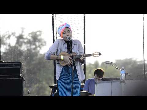 Yuna- Bad Idea Live at Streets 2013 Chicago
