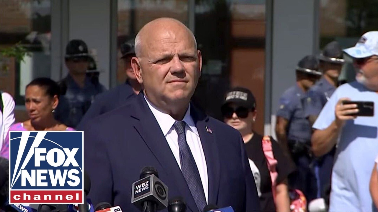 Plymouth County prosecutor Tim Cruz holds presser after Clancy mistrial