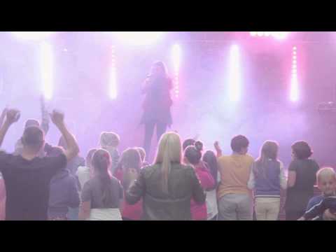 Alexandrina - Będę Obok (Official Live Video)