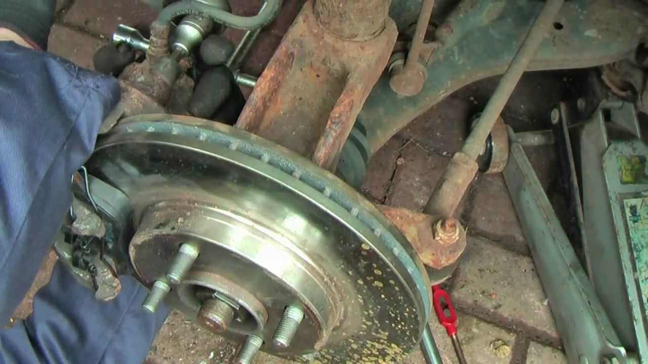 How to change the brake discs on a ford focus #2