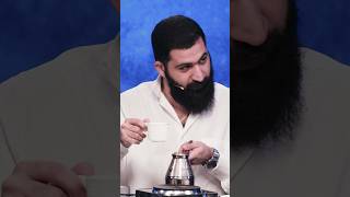 Гурам заваривает кофе #натальнаякарта #амарян #иванченко #журавлёв #mediumquality