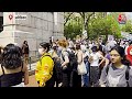 America News: Columbia University के 300 छात्र-छात्राओं को न्यूयॉर्क पुलिस ने किया गिरफ्तार | AajTak  - 03:21 min - News - Video