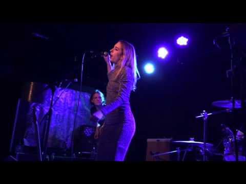 Pumarosa - Priestess live at the Lexington , January 2016