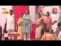 Priyanka Gandhi की Raebareli रैली के दौरान जनता ने बताए इस बार के चुनावी मुद्दे | Ground Report  - 02:58 min - News - Video