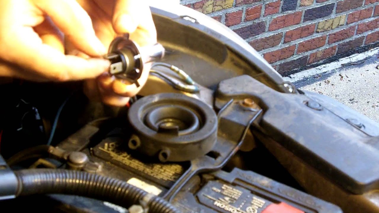 How to replace a headlight on a 2002 honda crv #6