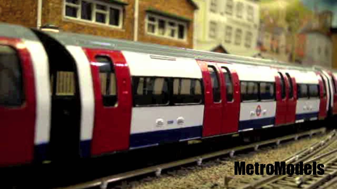 London Underground tube train model railway - YouTube
