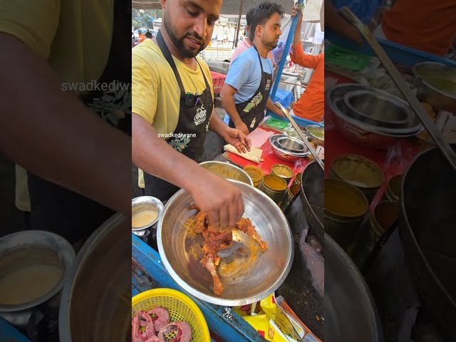 On the spot जिंदा मुर्गा फ्राई करके खिलाते है आंखों के सामने 🤔😱