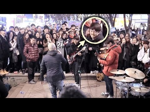 구경하던 남학생 베이스 소름돋는 즉흥연주 라이브 (분리수거 홍대버스킹)