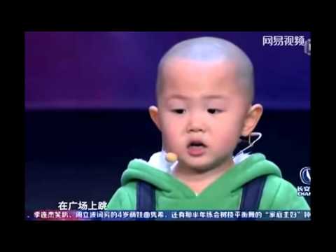 중국 3살 소년의 놀라운 광장춤