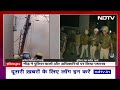 Lucknow के Akbar Nagar इलाके में अवैध इमारत गिराई गई, पहले लोगों ने किया था Police पर पथराव  - 01:55 min - News - Video