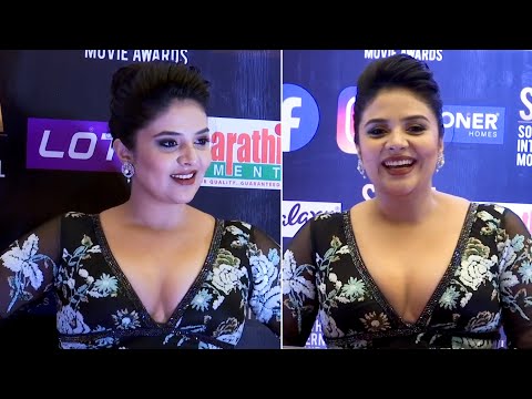 Anchor Sreemukhi looks stunning at SIIMA event Anchor Sreemukhi looks stunning at SIIMA event