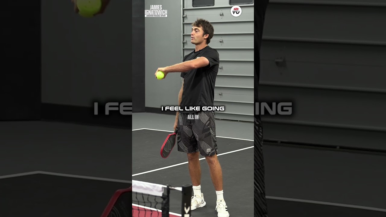 @JamesIgnatowich teaches how to generate topspin with your 2-handed backhand off-the-bounce lob 🌈