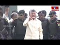 చంద్రబాబు, బాలయ్య ఎంట్రీ తో దద్దరిల్లిన పెనుకొండ | Chandrababu Grand Entry At Public Meeting | hmtv  - 06:51 min - News - Video